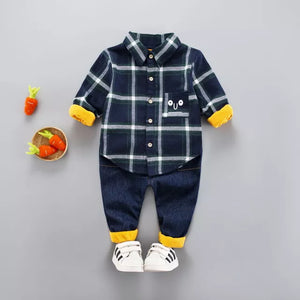 Camicia e pantaloni a quadri per neonato